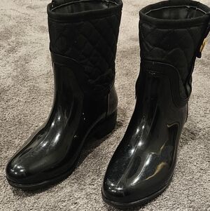 Black RAIN BOOTS